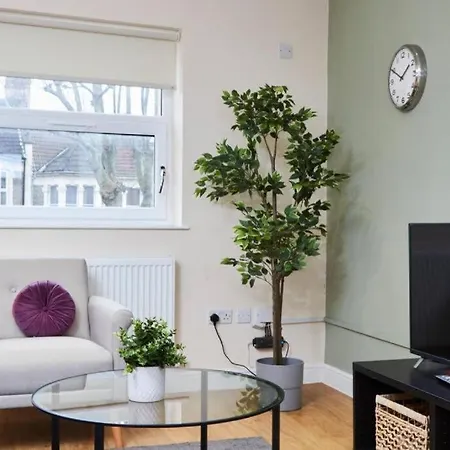 Large Apartment-sleeps 9 -parking -wifi بريستول